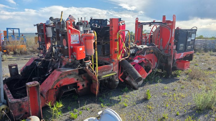 BOOMER RIG SANDVIK, SCRAP AND SPARES