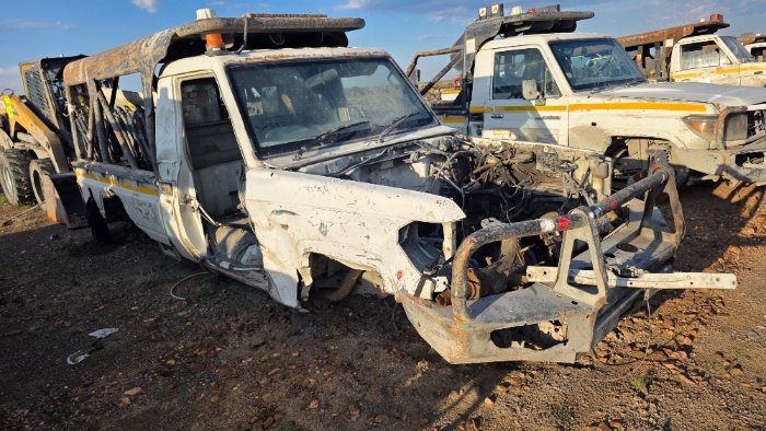 TOYOTA LAND CRUISER 79 CHASSIS, CAB AND BIN - SCRAP