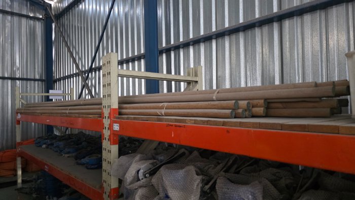 LOT 38MM CHARGING STICKS - EXCLUDING SHELVING