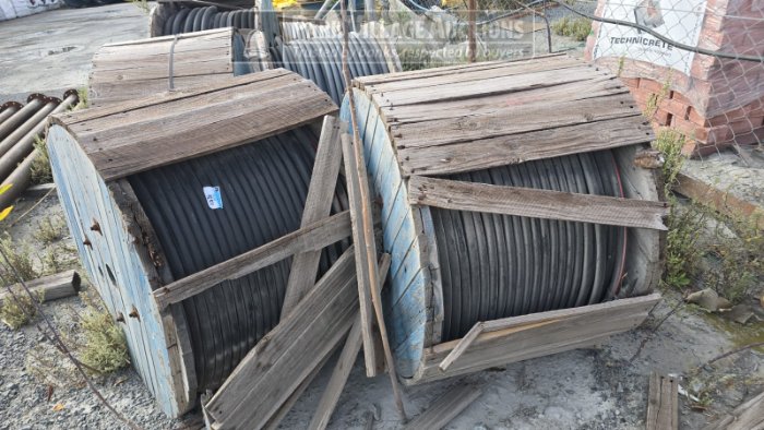 2 X 500M RED STRIPE 4M ELECTRICAL CABLE 16MM2 X 4 PVC VC SWA PVC