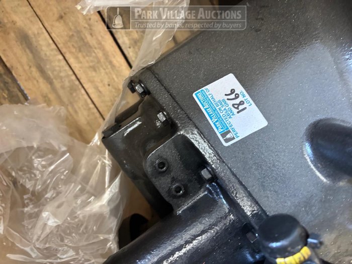 2 X CLARK UV60/80/120 CLARK TRANSMISSION UNUSED AND COMPRESSOR (USED)