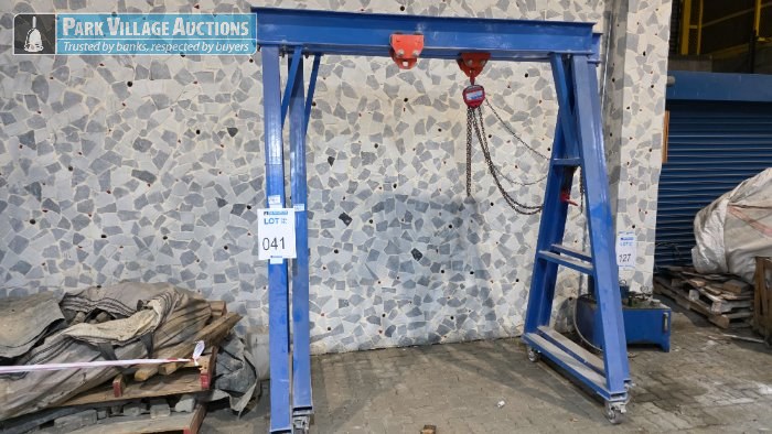 LOT STEEL GANTRY X 2 AND 2 TON CHAIN BLOCK