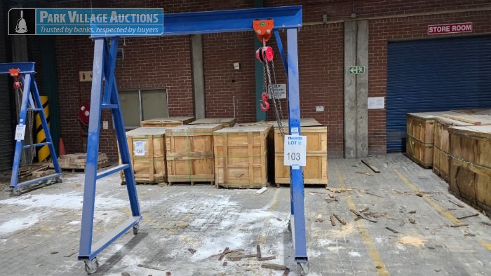 STEEL GANTRY AND 2 TON CHAIN BLOCK