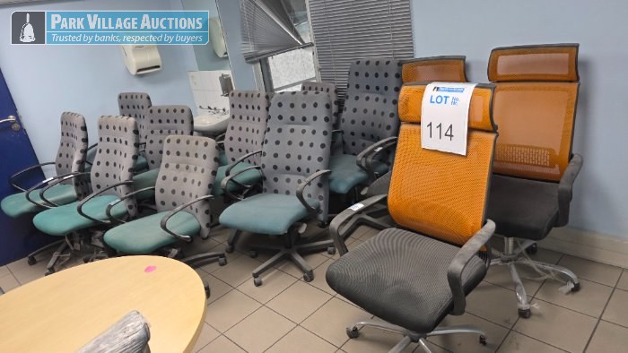 13 X OFFICE SWIVEL CHAIRS ON CASTORS