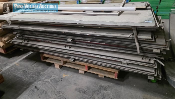 10 X STEEL DOORS WITH CAM AND KEEPER VERTICAL LOCK MECHANISMS