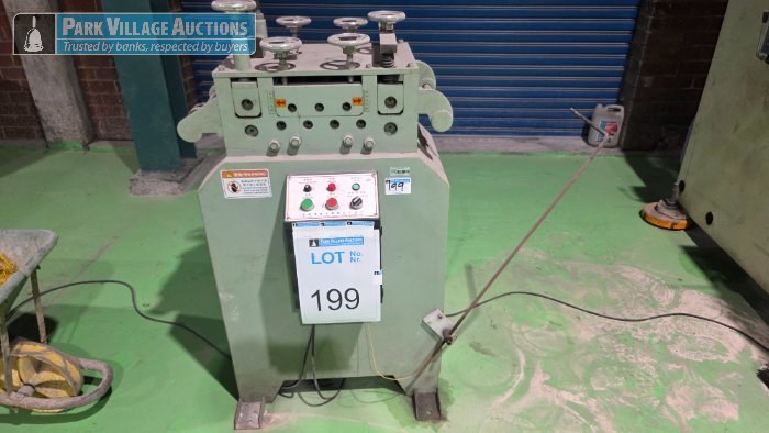 XIANGHU METAL SHEET STRAIGHTENING MACHINE