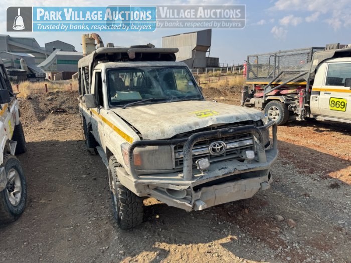 2012 TOYOTA LAND CRUISER 79, 4.2TD, SINGLE CAB LDV ACCIDENT DAMAGED, DEREGISTERED