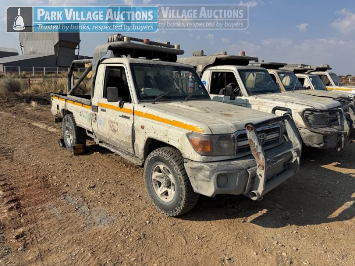 2015 TOYOTA LAND CRUISER 79, 4.2TD, SINGLE CAB LDV WELDING VEHICLE, ACCIDENT DAMAGED, DEREGISTERED