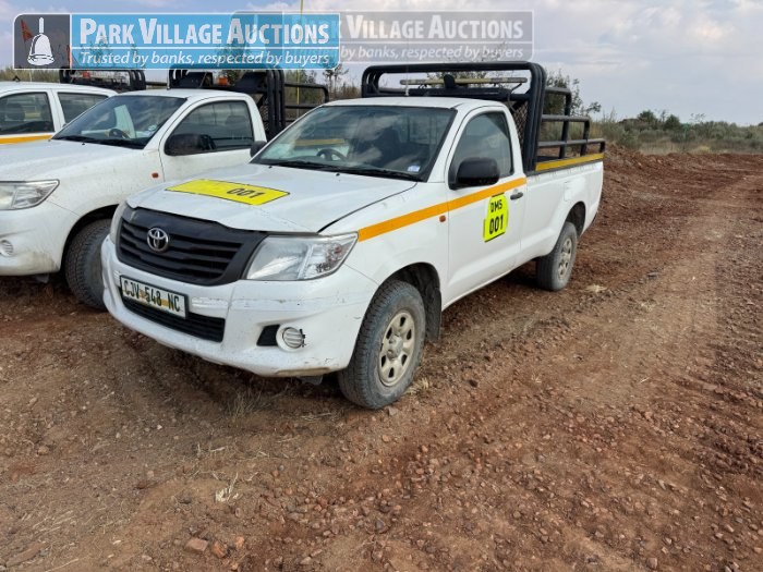 2014 TOYOTA HILUX SINGLE CAB LDV, MANUAL