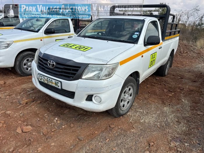 2012 TOYOTA HILUX 2.5 D-4D SINGLE CAB LDV, MANUAL.