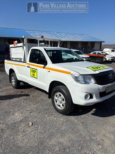 2014 TOYOTA HILUX 2.5 D-4D SINGLE CAB LDV, MANUAL WITH EXPLOSIVE SERVICE UNIT.