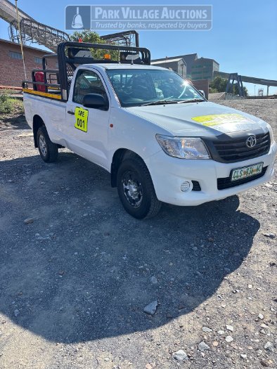 2015 TOYOTA HILUX 2.5 D-4D SINGLE CAB LDV, MANUAL.