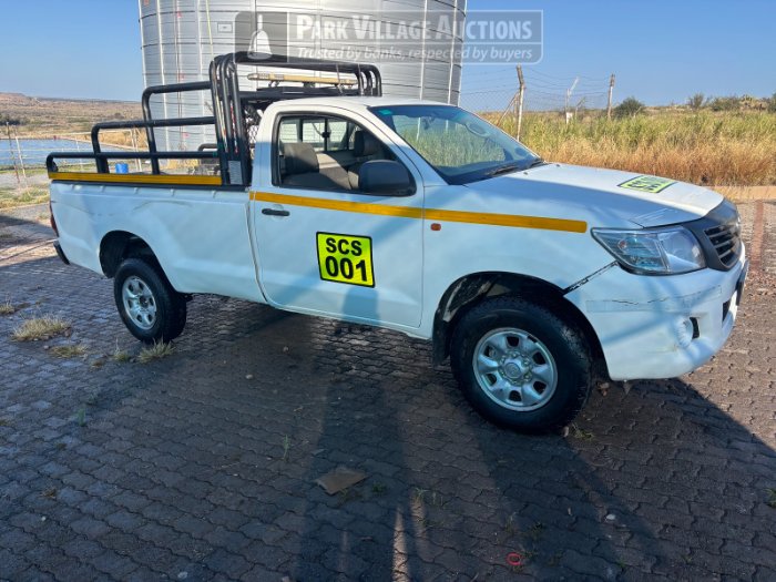 2014 TOYOTA HILUX 2.5 D-4D SINGLE CAB LDV, MANUAL.