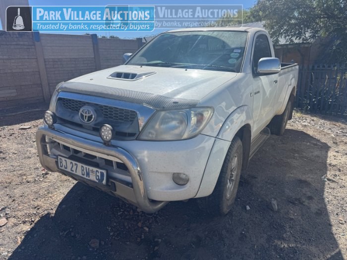 2011 TOYOTA HILUX 3.0D4D SC MANUAL