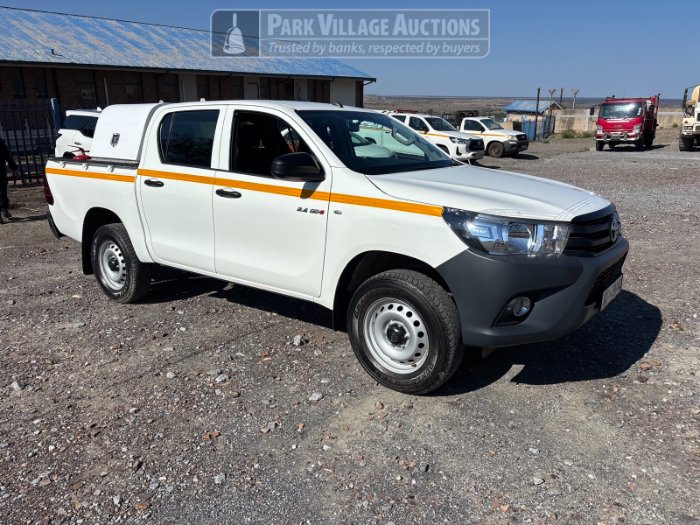 2023 TOYOTA HILUX 2.4 GD6 DOUBLE CAB 4X4 MAN WITH SERVICE UNIT.