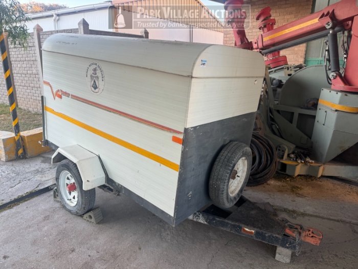 VENTER BOX TRAILER.