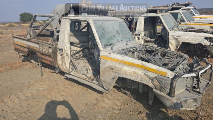 2013 TOYOTA LAND CRUISER 79 CHASSIS, CAB AND BIN