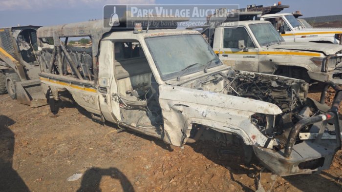 2013 TOYOTA LAND CRUISER 79 CHASSIS, CAB AND BIN