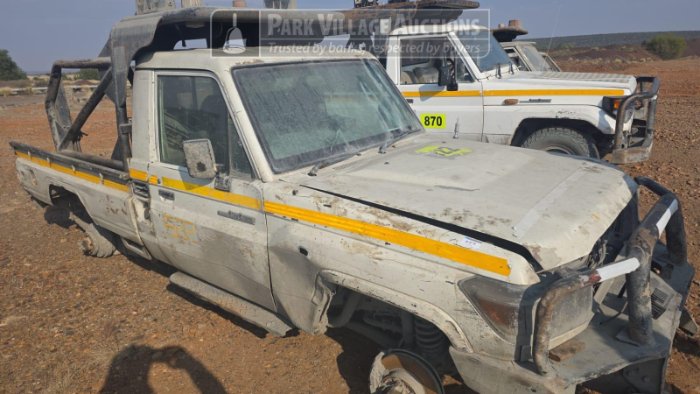 2013 TOYOTA LAND CRUISER 79 CHASSIS, CAB AND BIN
