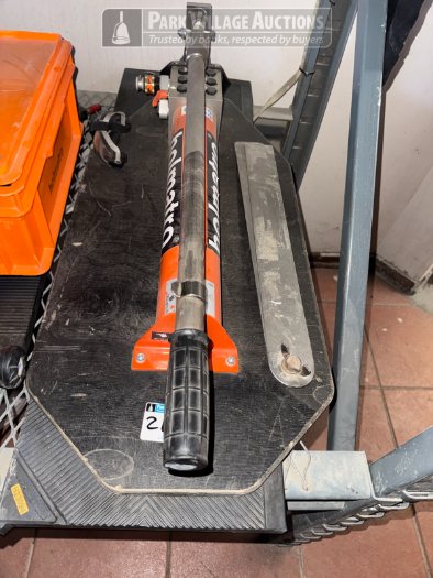 LOT HOLMATRO RESCUE KIT WITH HYDRAULIC PUMP, SPREADER, PUSHER - EXCLUDING SHELVING