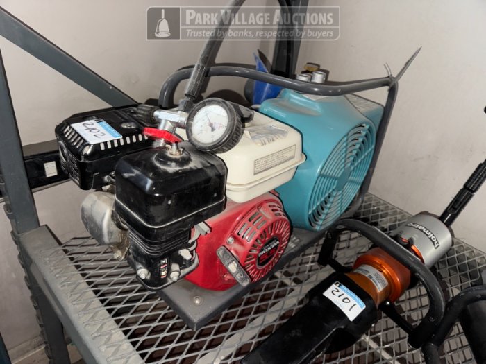 BAUER JUNIOR II PORTABLE COMPRESSOR WITH HONDA PETROL ENGINE - EXCLUDING SHELVING