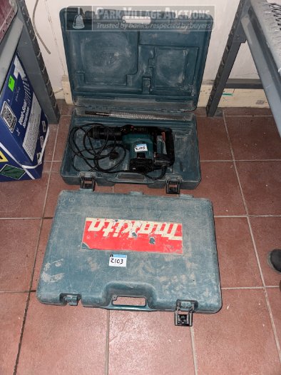 2 X MAKITA SDS ROTARY HAMMAR DRILL - EXCLUDING SHELVING