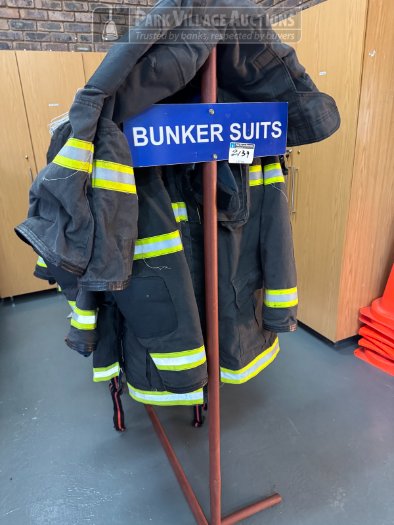LOT BUNKER SUITS AND HELMETS