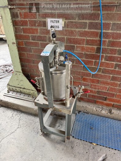1 X LAB FILTER PRESS