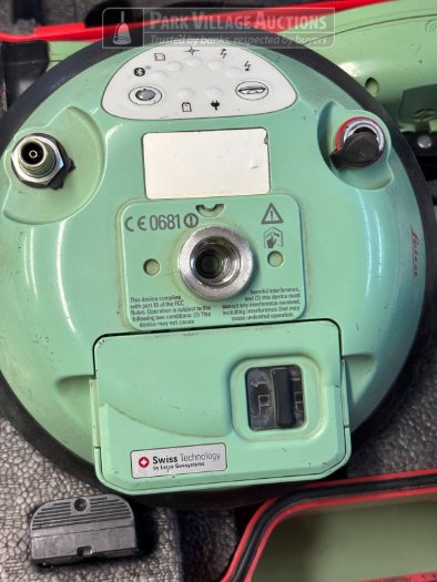 1 X 2014 LEICA GEOSYSTEMS AG GNSS, GPS IN A CASE