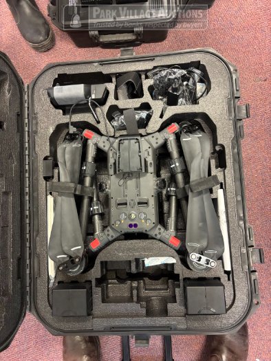 1 X DJI ENTERPRISE MATRICE 300 SERIES DRONE WITH BS60 INTELLIGENT BATTERY STATTON IN A CASE