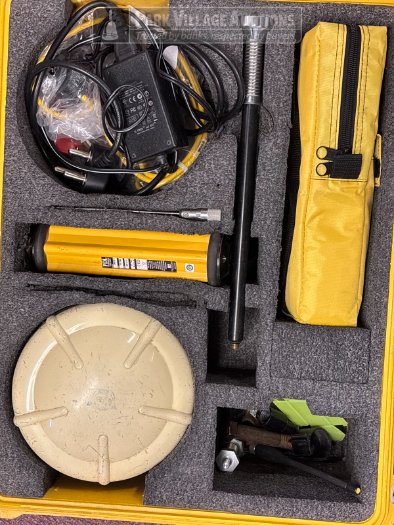 1 X TRIMBLE NAVIGATION GPS 500 WITH POSITIONING DATA LINK