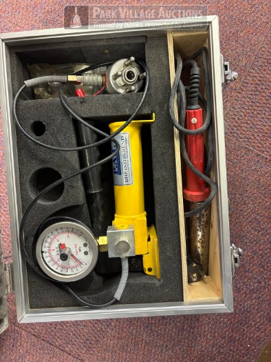 1 X P.A.T PRECISION ADHESION TESTING GM01 TENSILE TESTER