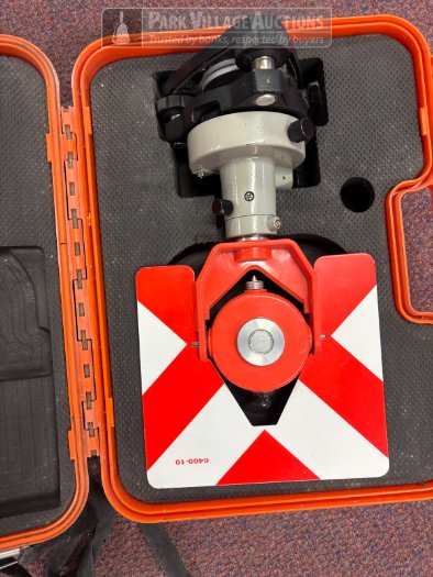 1 X SOKKIA APS12 SINGLE PRISM SURVEYING ASSEMBLY MOUNTED ON A STANDARD TRIBACH