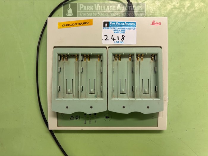 1 X LEICA GEOSYSTEMS AG GKL221 4 BAY BATTERY CHARGER