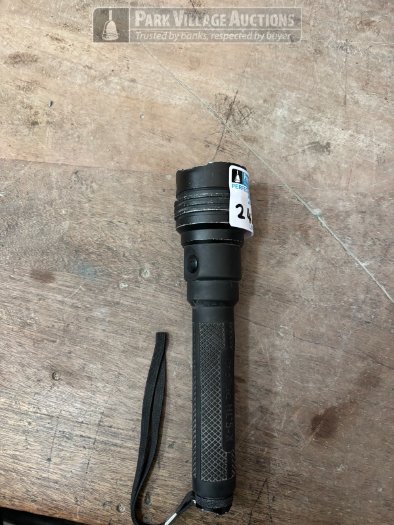 1 X STREAM LIGHT FLASH LIGHT