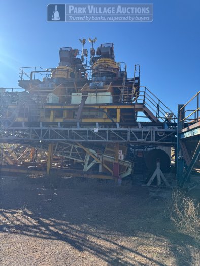 CRUSHING AND SCREENING SECTION - 2 X CRUSHERS NO ROTOR, INFEED CONVEYOR, 3 X  SCRUBBERS AND SCREEN