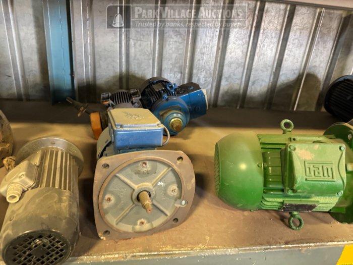 CONTENTS OF SHELVES - 3KW-11KW MOTORS