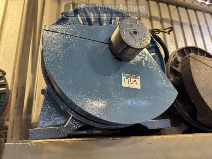 1 X URAS 11KW 6-POLE 525V VIBRATOR MOTOR