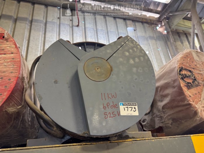 1 X URAS 11KW 6-POLE 525V VIBRATOR MOTOR