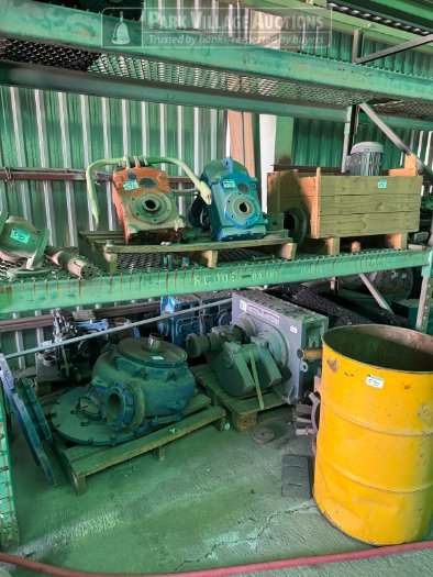 LOT PUMPS HOUSINGS, 2 X GEARBOXES, MOTORS AND BRUSHES