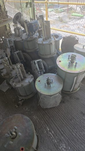 LOT ASSORTED CONTROL VALVES, ACTUATORS NEW PINCH VALVE