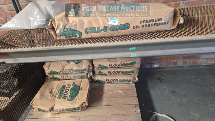 20 X ASSORTED OIL ABSORBENT FLOOR GATOR