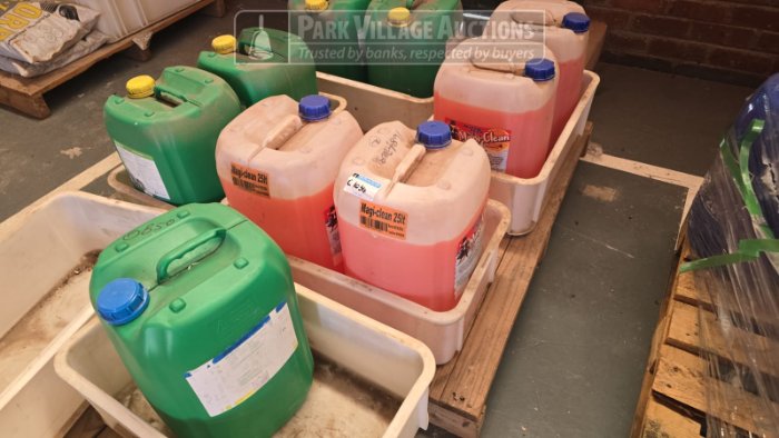 9 X INDUSTRIAL CLEANER 25L