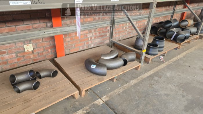LOT ELBOW AND PIPE FITTINGS CAST IRON