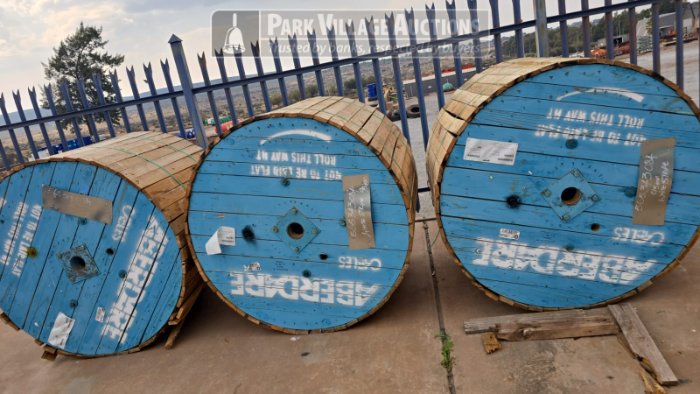 3 X 300M CU 954 XLPE HFC SWA HFC BW LOTOX 1KW ELECTRIC CABLE