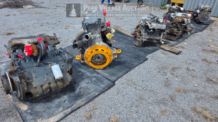LOT ASSORTED ENGINES - 7 X LAND CRUISER, MERCEDES, VME NON RUNNER