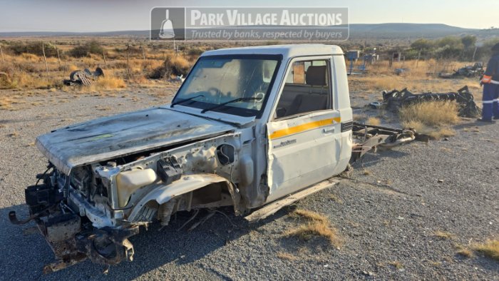 1 X LAND CRUISER 79 CHASSIS CAB