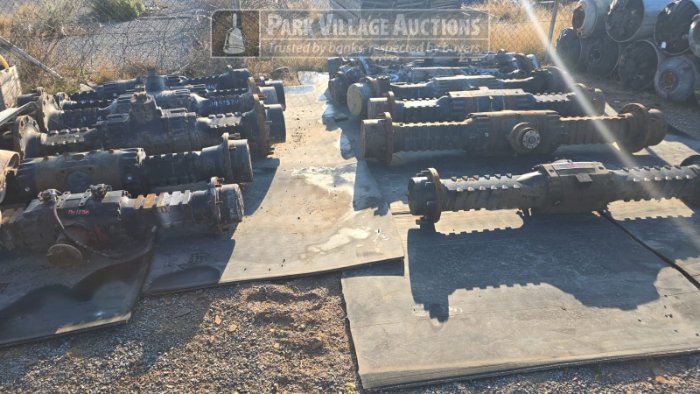 LOT FRONT AND REAR AXLES AND DIFFS FOR MANITOU AND UTILITY VEHICLES