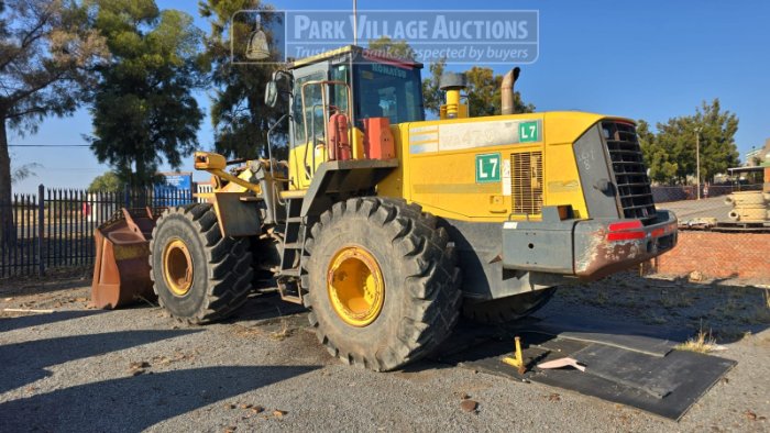 1 X KOMATSU WA470-5 MODEL WHEEL LOADER - NON RUNNER L7, NO NATIS