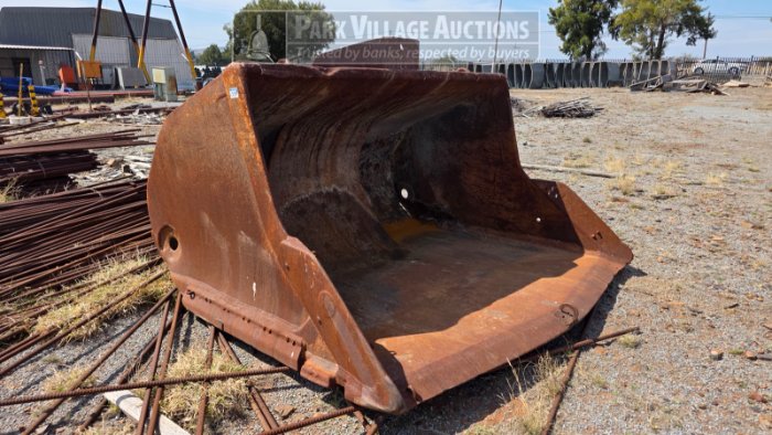 1 X LHD BUCKET